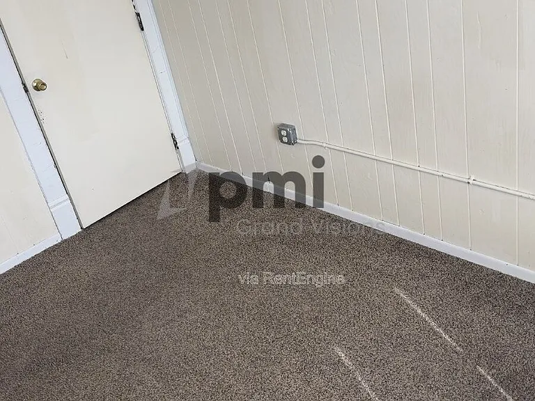 601 Monroe Ave #16 — Photo 4