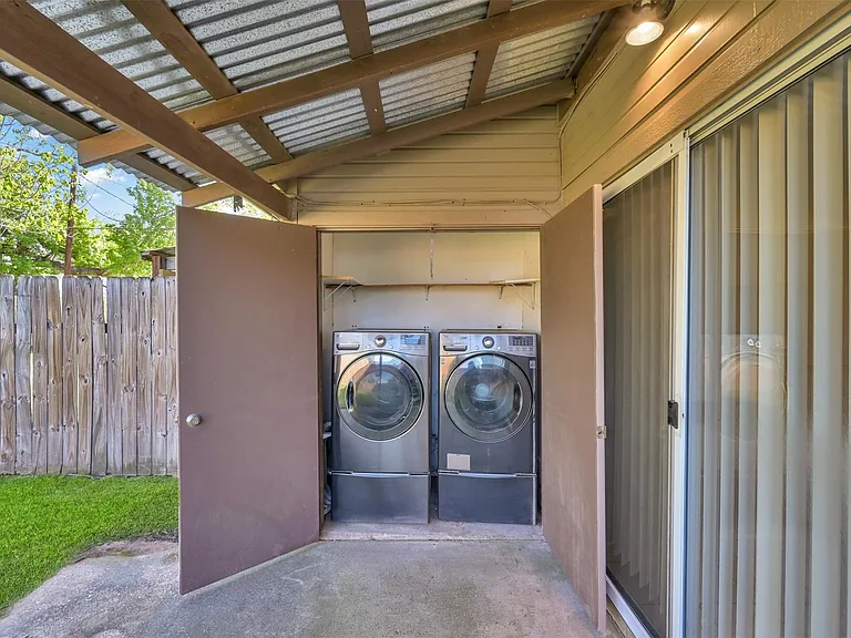 1603 Hazelwood St #B — Photo 16