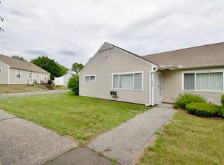 100 Mitchell Dr, Chicopee, MA 01022