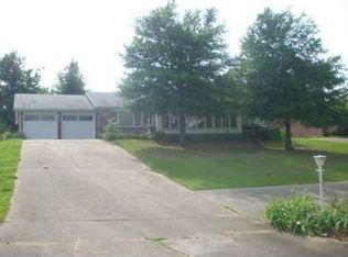 1327 E Ridgeway Dr, Fayetteville, AR 72701