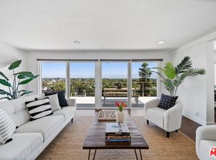 11689 Picturesque Dr, Studio City, CA 91604