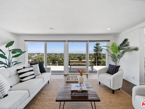 11689 Picturesque Dr, Studio City, CA 91604