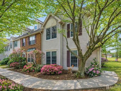 25 Colleen Ct, Kendall Park, NJ, 08824