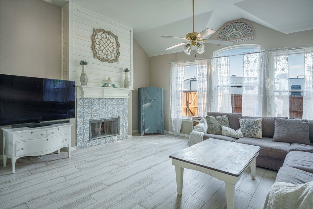 1532 Niagara Blvd, Lewisville, TX - View 3