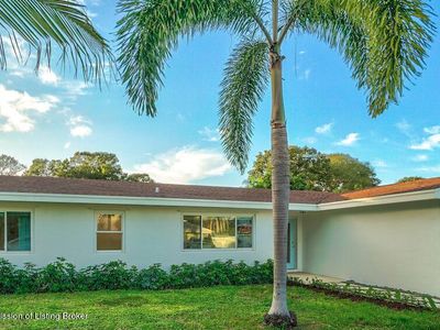 8045 W Lake Dr, Lake Clarke Shores, FL, 33406