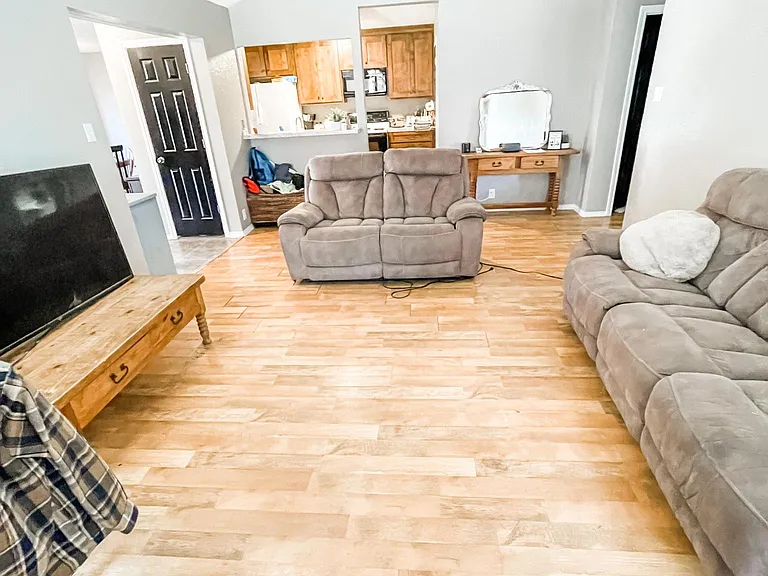 1213 Hyde Park Blvd #B — Photo 6