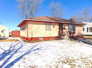 1913 Cedar Ave, Worthington, MN 56187