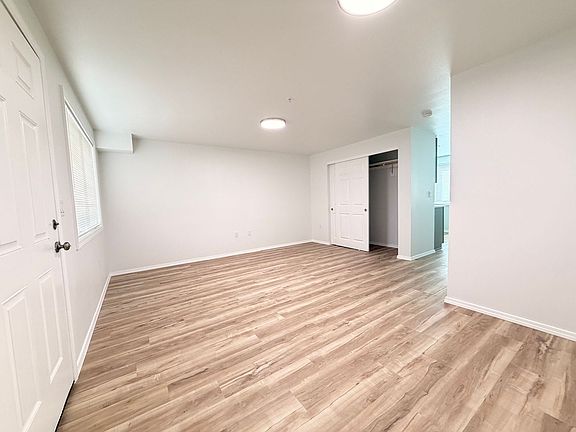 3rd image of 1814 L St APT 3