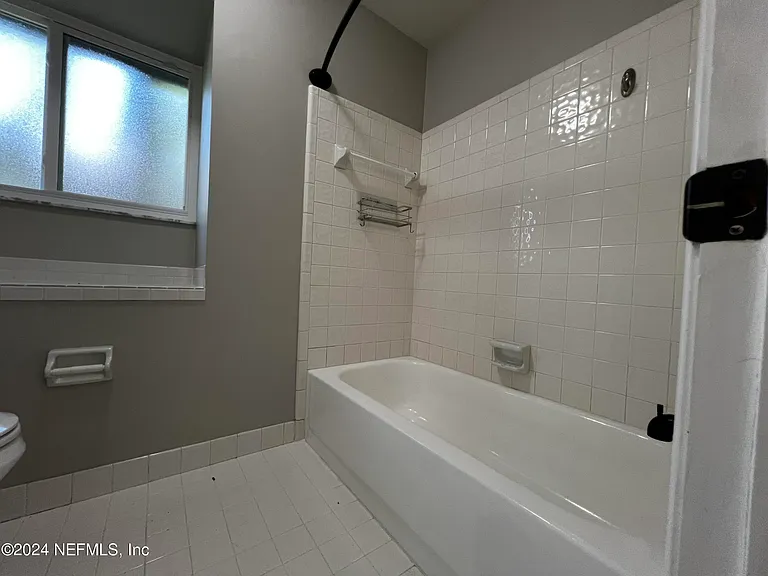 6137 Island Forest Dr — Photo 12