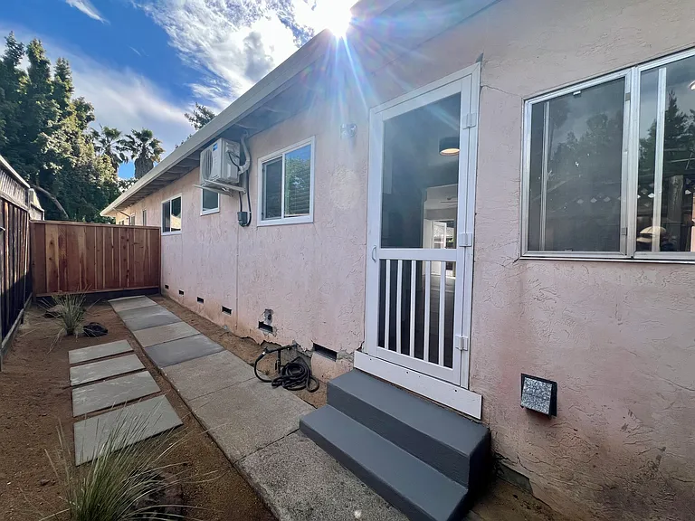 1909 San Ramon Ave #3 — Photo 23