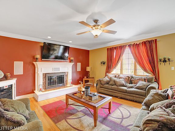 4th image of 10123 S 86th Ct
