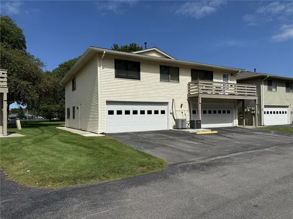 140 Milrace Dr, East Rochester, NY 14445