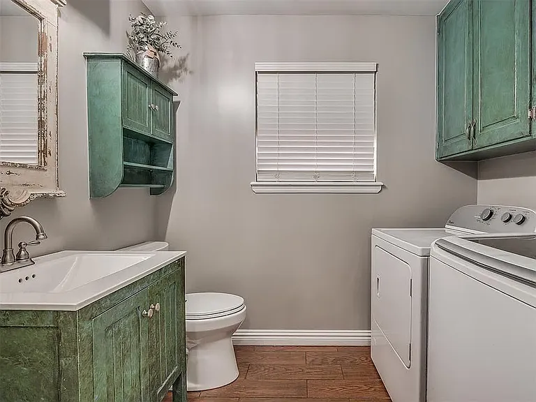 1402 SW 66th St — Photo 21