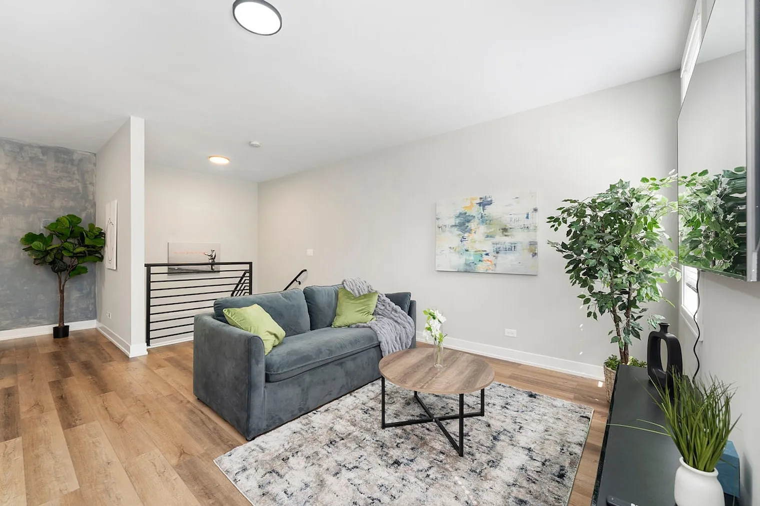 2 bed, 3.0 bath, 1291 sqft, $3,579 — Photo 1