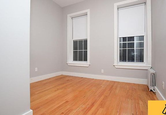 3rd image of 1070 Bedford Ave APT 1