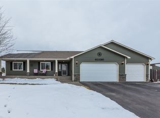 6304 N Vincent Ln, Newman Lake, WA 99025