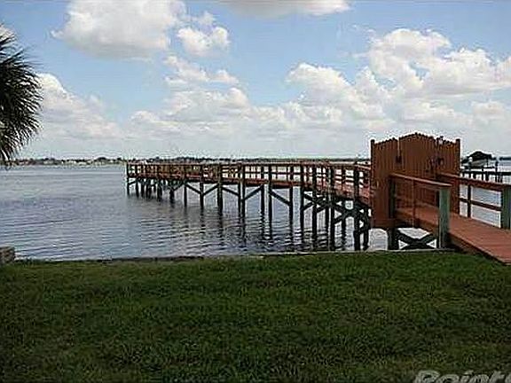 deep water dock with lift