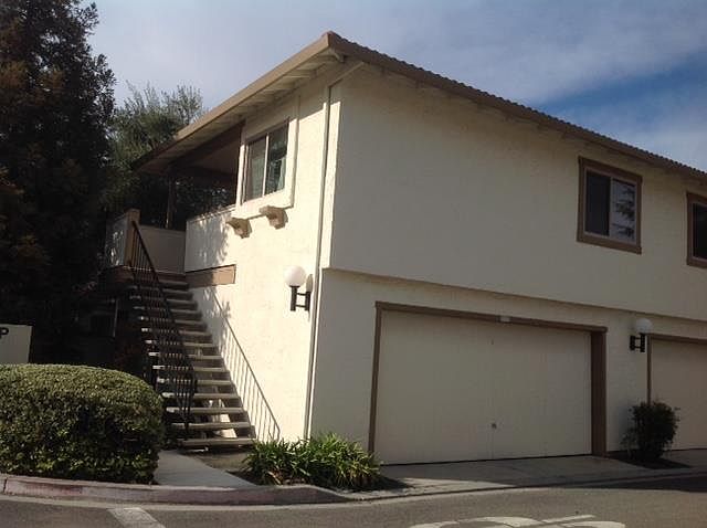 1st image of 437 Colony Knoll Dr