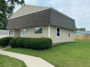 216 13th St NW, Cedar Rapids, IA 52405