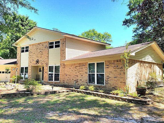 2nd image of 912 Wildwood Dr
