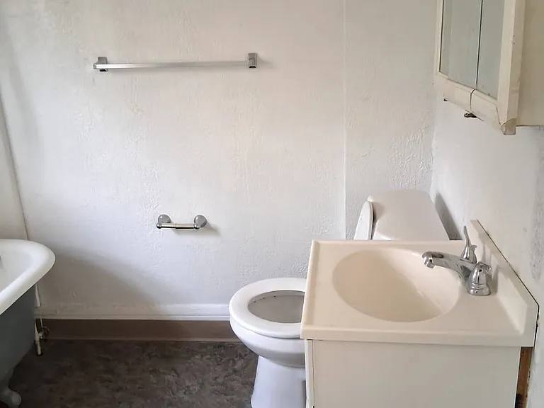 585 Van Everett Ave — Photo 7
