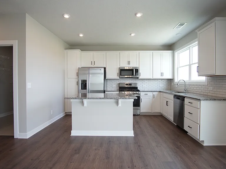 4852 White Chapel Dr — Photo 4