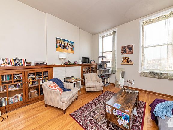 3rd image of 1429 W Chicago Ave #2A