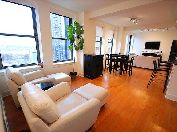 4th image of 314 N Broadway Ave #1207