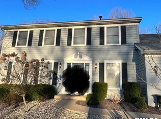 325 E Eller Dr, East Peoria, IL