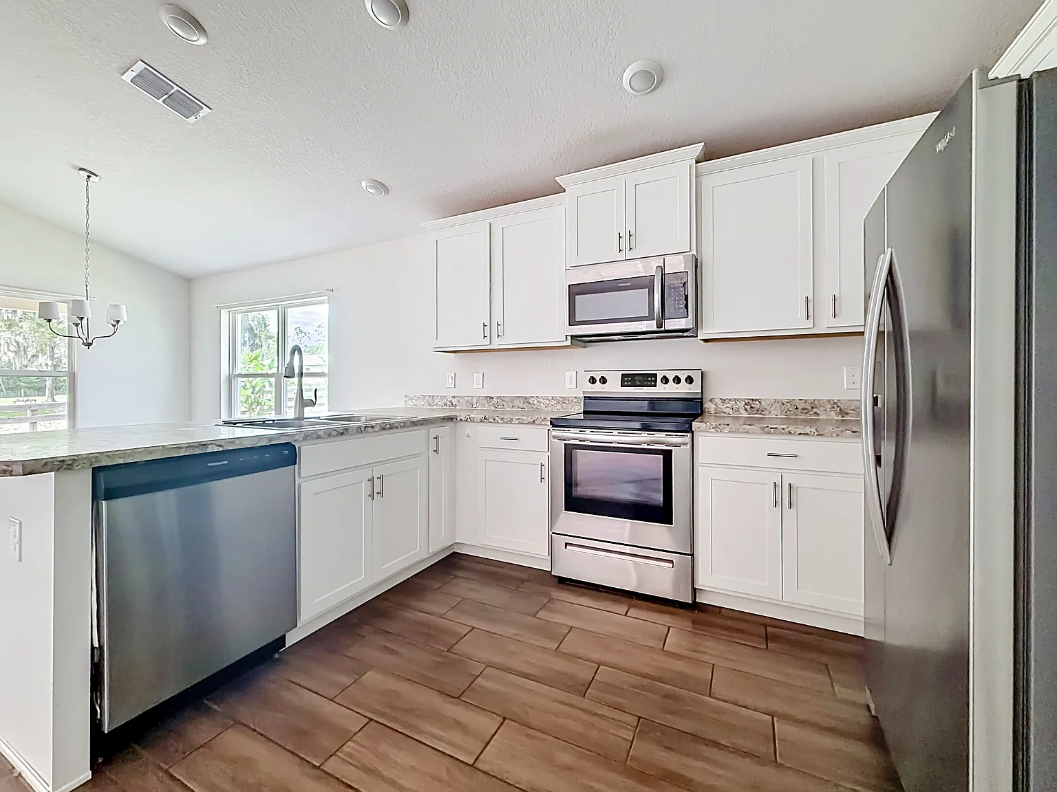 3 bed, 1370 sqft, $1,800 — Photo 4