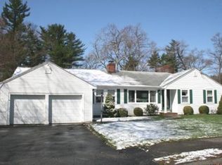 18 Wing Rd, Lynnfield, MA 01940