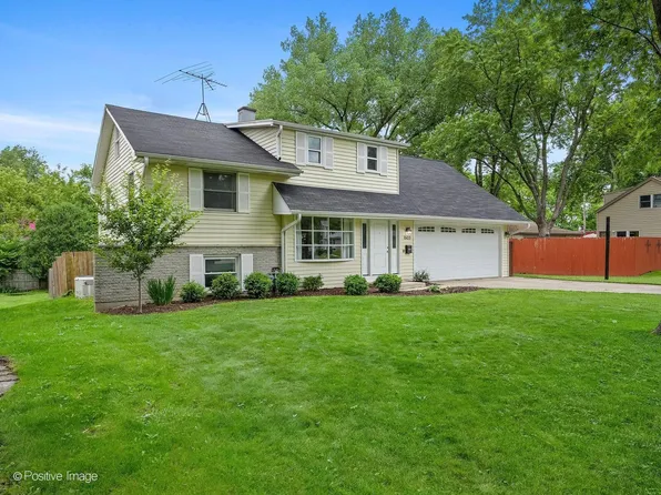 1603 Beecher Ave, Wheaton, IL 60187