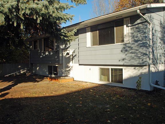 2nd image of 610 W Boone Ave