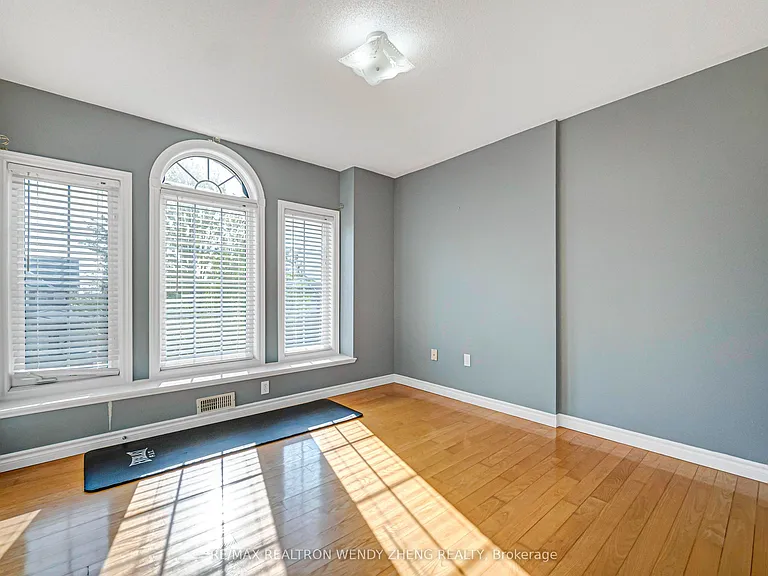 1507 Clearbrook Dr — Photo 33