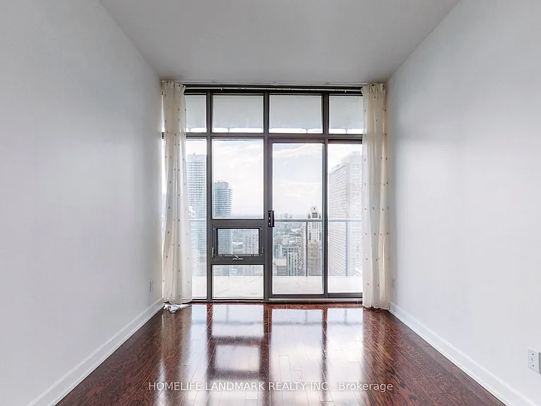 33 Charles St E #3406 — Photo 28