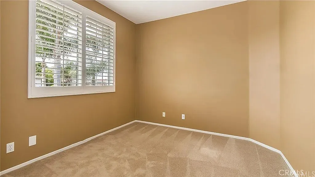 4 bed, 2.5 bath, 2273 sqft, $6,500 — Photo 4