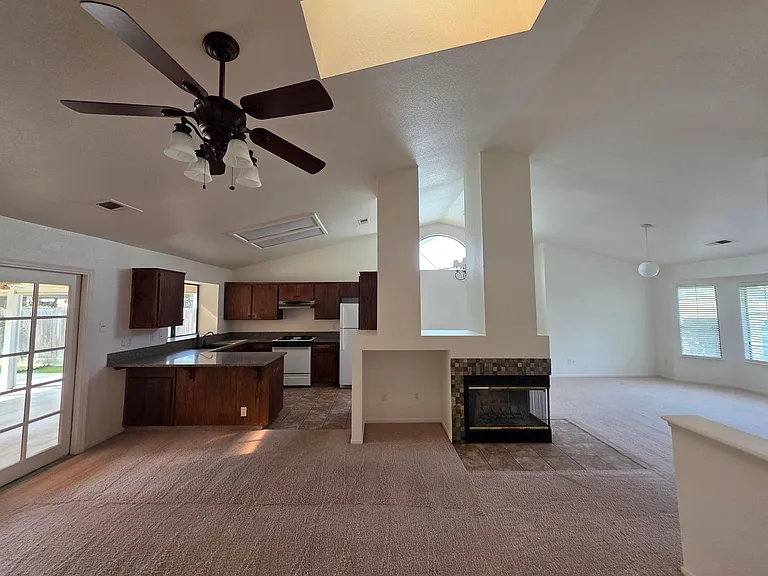 4905 W Hemlock Ave — Photo 5