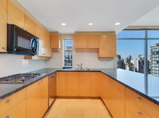 1790 Bayshore Dr #1303, Vancouver, BC V6G 3G5