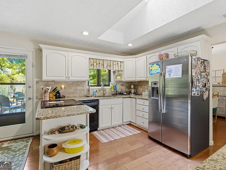 505 Summerhill Pl — Photo 9
