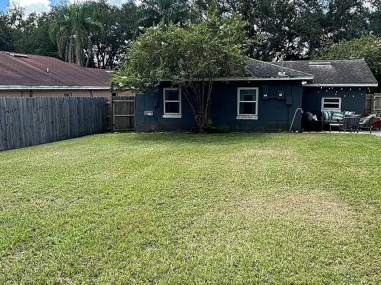 734 Kensington St — Photo 2