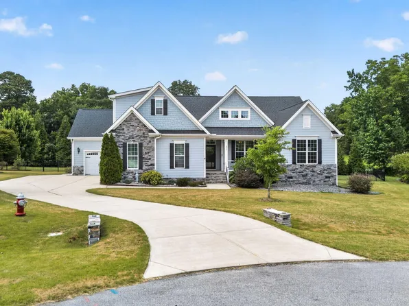 200 Misty Moonlight Dr, Willow Spring, NC 27592