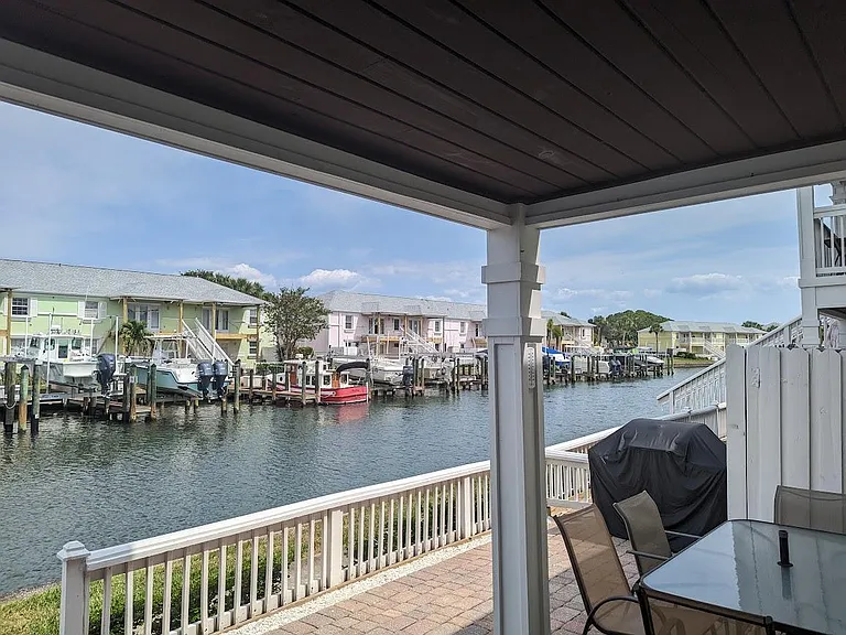 5116 Beach Dr SE #C — Photo 1