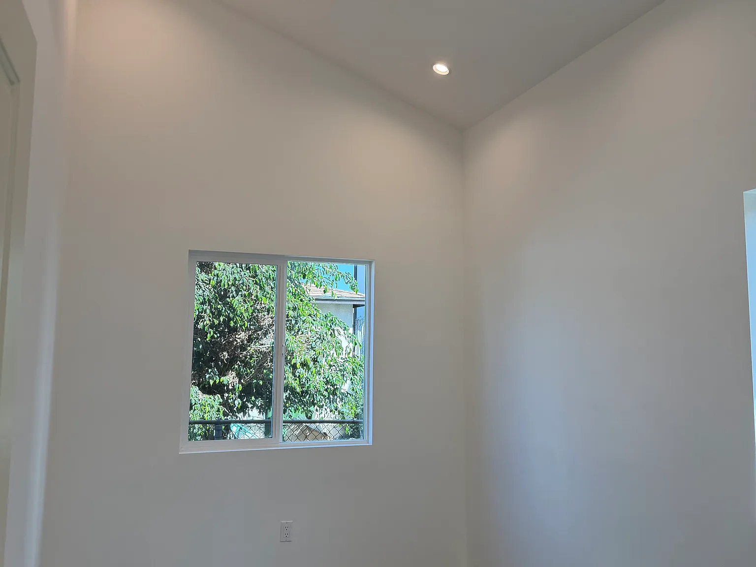 2 bed, 600 sqft, $2,500 — Photo 3