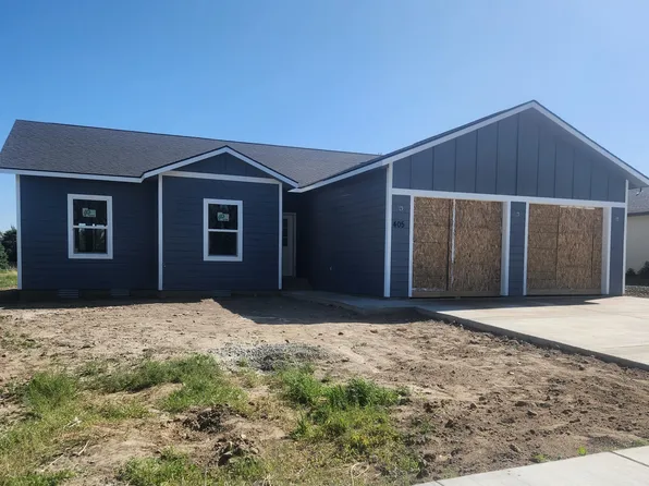 405 Pear Dr, Tieton, WA 98947