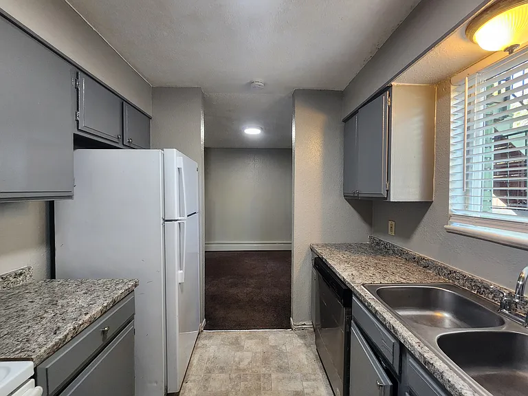 1363 Mobile St #1363 — Photo 5