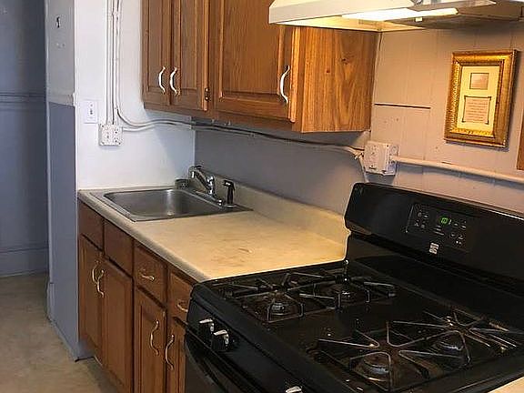 4th image of 328 Wright St