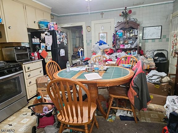 4th image of 172 Maple Rd