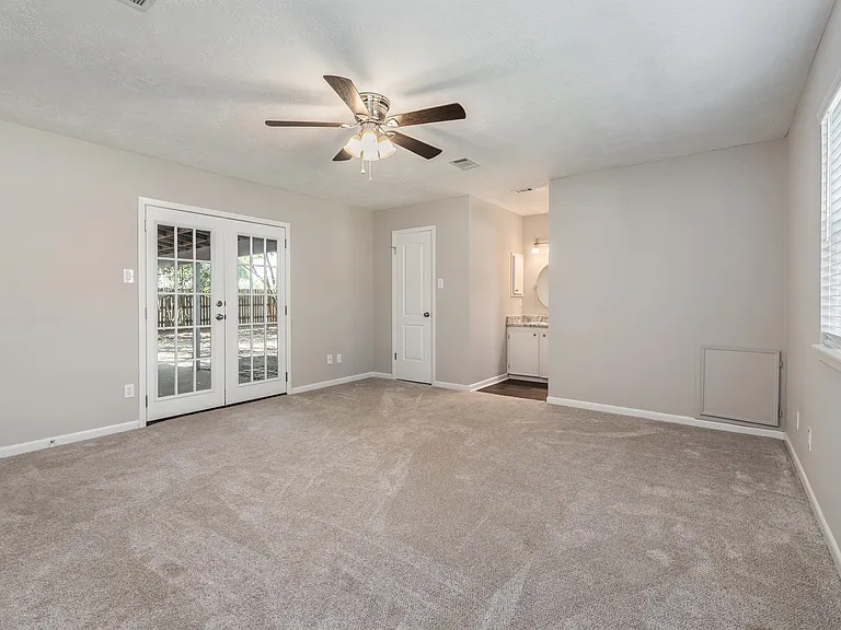 3408 Dallis Dr — Photo 11