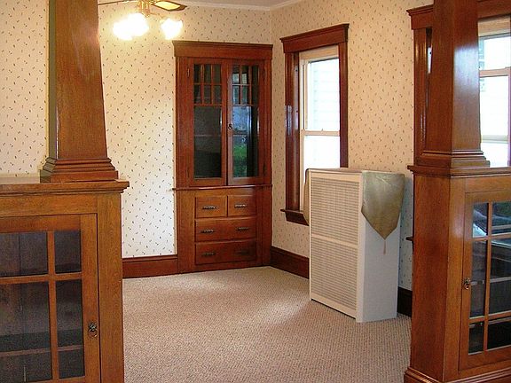 Liv Rm and Din Rm have hardwood under carpet