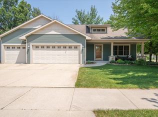 1488 Wellington Ct, Oshkosh, WI 54904